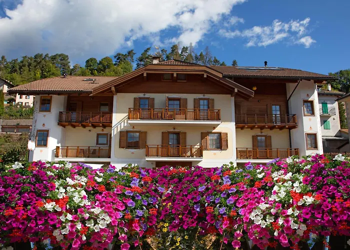 Hotel Garni Manuela Cavalese